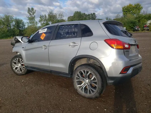 JA4AP3AU7JU003498 2018 MITSUBISHI OUTLANDER - Image 2