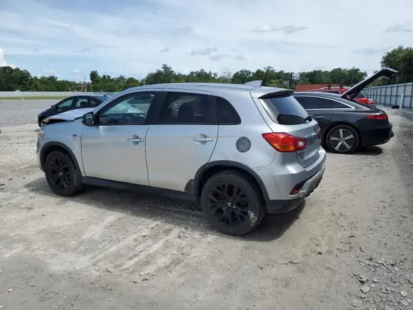 JA4AP3AU7JU004876 2018 MITSUBISHI OUTLANDER - Image 2