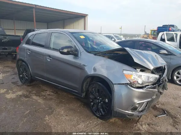 JA4AP3AU7JU006109 2018 MITSUBISHI OUTLANDER - Image 1