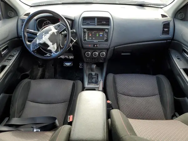 JA4AP3AU7JU008863 2018 MITSUBISHI OUTLANDER - Image 8