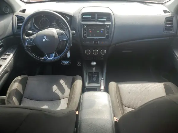 JA4AP3AU7JU014078 2018 MITSUBISHI OUTLANDER - Image 8