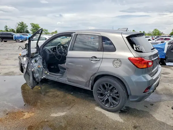 JA4AP3AU7JU014517 2018 MITSUBISHI OUTLANDER - Image 2