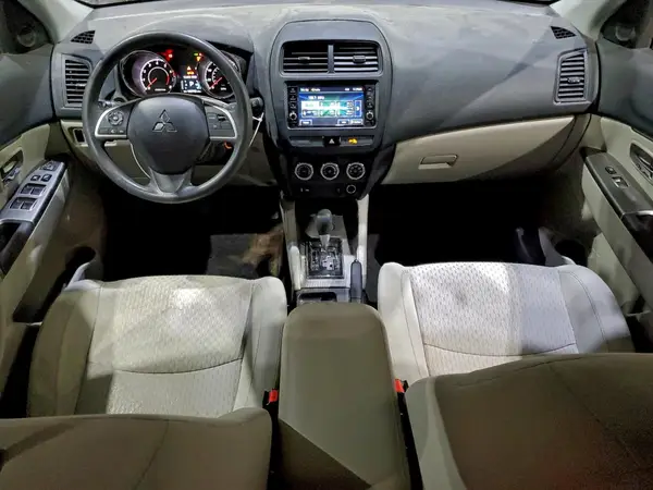 JA4AP3AU7JU017420 2018 MITSUBISHI OUTLANDER - Image 8