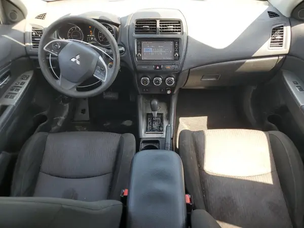 JA4AP3AU7JU019653 2018 MITSUBISHI OUTLANDER - Image 8