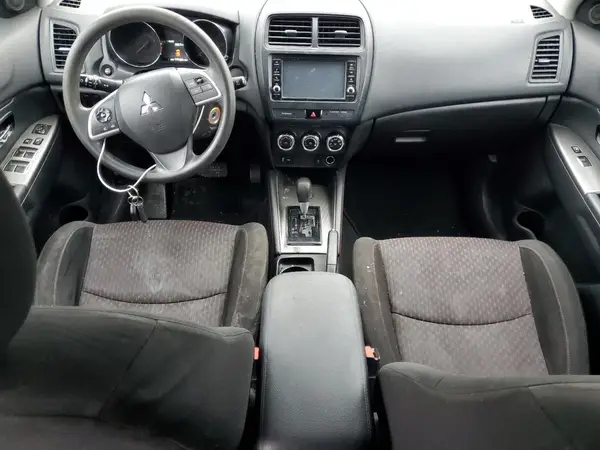 JA4AP3AU7JU021757 2018 MITSUBISHI OUTLANDER - Image 8