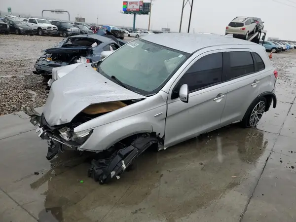 JA4AP3AU7JU025128 2018 MITSUBISHI OUTLANDER - Image 1