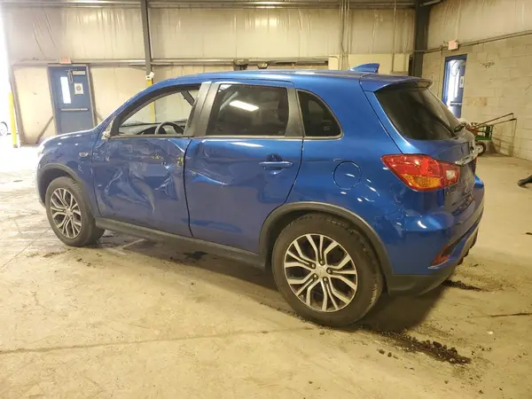 JA4AP3AU7JZ000944 2018 MITSUBISHI OUTLANDER - Image 2