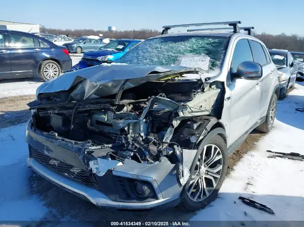 JA4AP3AU7JZ001379 2018 MITSUBISHI OUTLANDER - Image 2