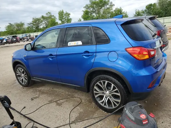 JA4AP3AU7JZ004685 2018 MITSUBISHI OUTLANDER - Image 2