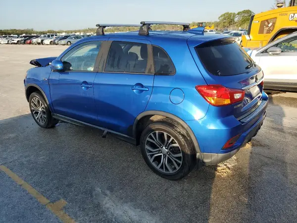 JA4AP3AU7JZ006825 2018 MITSUBISHI OUTLANDER - Image 2