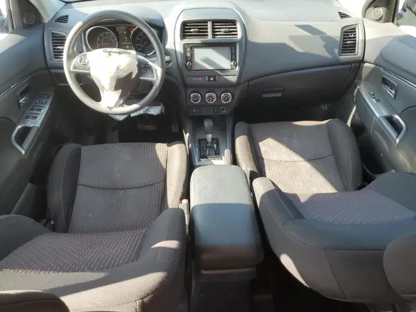 JA4AP3AU7JZ006825 2018 MITSUBISHI OUTLANDER - Image 8