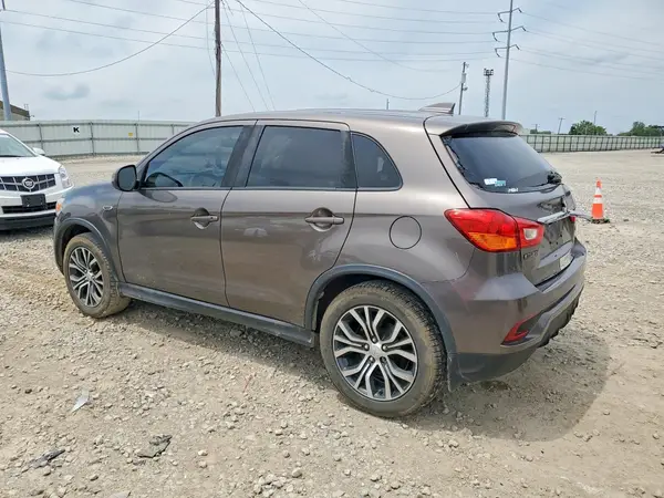 JA4AP3AU7JZ007540 2018 MITSUBISHI OUTLANDER - Image 2