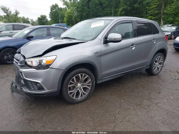 JA4AP3AU7JZ007697 2018 MITSUBISHI OUTLANDER - Image 2