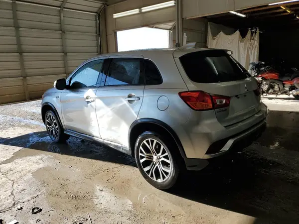 JA4AP3AU7JZ010907 2018 MITSUBISHI OUTLANDER - Image 2