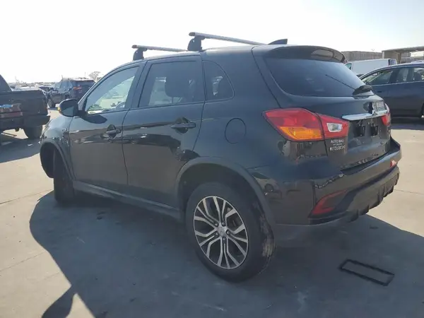 JA4AP3AU7JZ012396 2018 MITSUBISHI OUTLANDER - Image 2