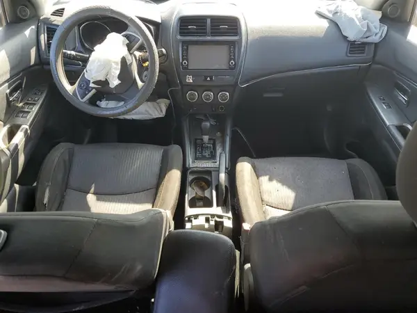 JA4AP3AU7JZ012396 2018 MITSUBISHI OUTLANDER - Image 8