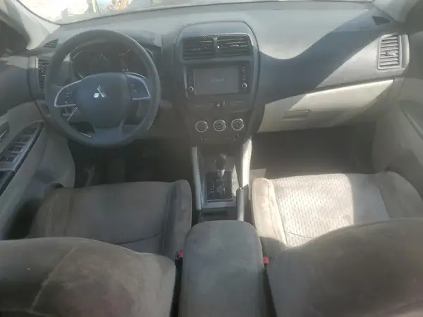 JA4AP3AU7JZ014570 2018 MITSUBISHI OUTLANDER - Image 8
