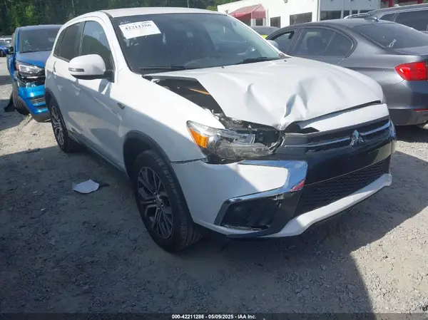 JA4AP3AU7JZ015279 2018 MITSUBISHI OUTLANDER - Image 1