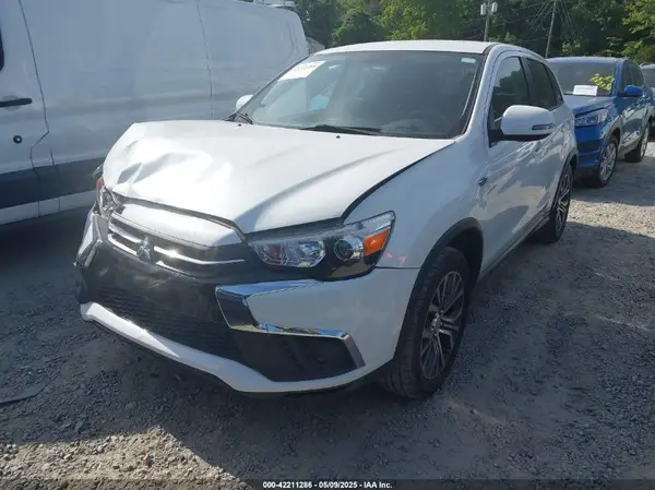 JA4AP3AU7JZ015279 2018 MITSUBISHI OUTLANDER - Image 2