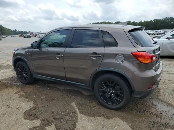JA4AP3AU7JZ021194 2018 MITSUBISHI OUTLANDER - Image 2