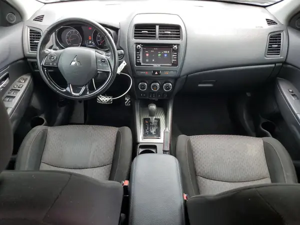 JA4AP3AU7JZ021194 2018 MITSUBISHI OUTLANDER - Image 8