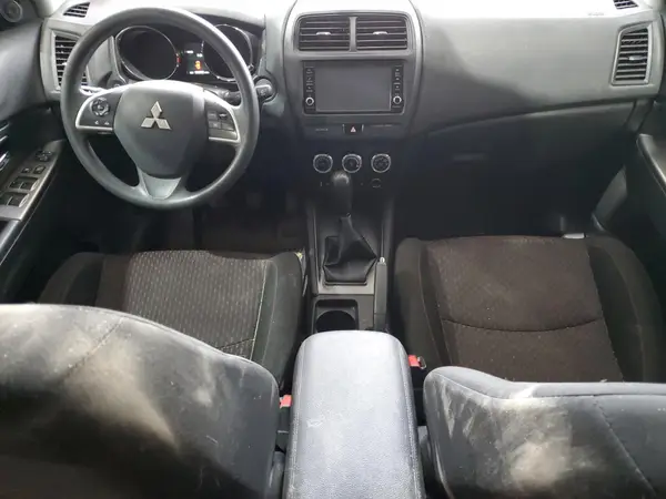 JA4AP3AU7JZ025827 2018 MITSUBISHI OUTLANDER - Image 8