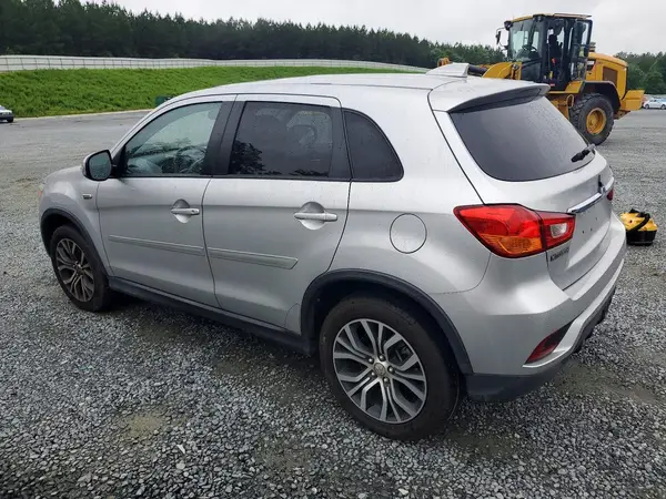 JA4AP3AU7JZ026332 2018 MITSUBISHI OUTLANDER - Image 2