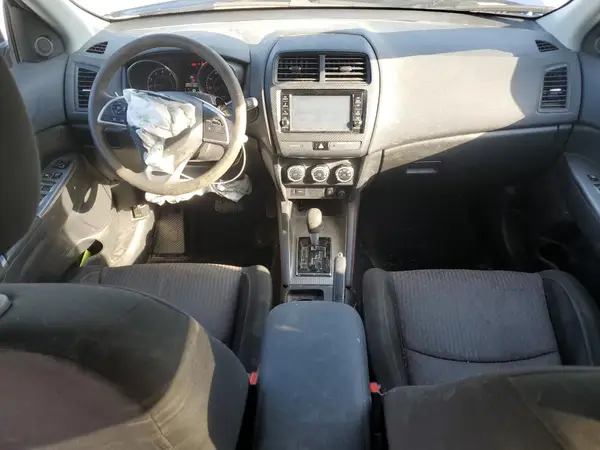 JA4AP3AU7KU000392 2019 MITSUBISHI OUTLANDER - Image 8