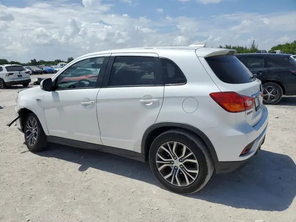 JA4AP3AU7KU005947 2019 MITSUBISHI OUTLANDER - Image 2
