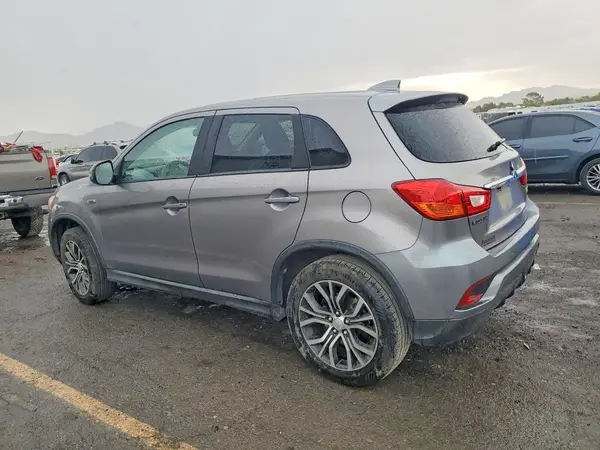 JA4AP3AU7KU007486 2019 MITSUBISHI OUTLANDER - Image 2