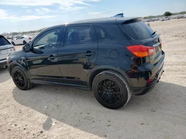 JA4AP3AU7KU007908 2019 MITSUBISHI OUTLANDER - Image 2