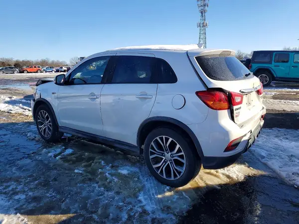 JA4AP3AU7KU007987 2019 MITSUBISHI OUTLANDER - Image 2