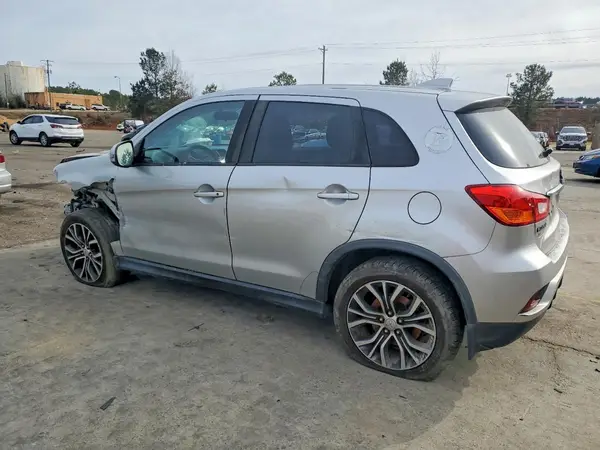 JA4AP3AU7KU009626 2019 MITSUBISHI OUTLANDER - Image 2