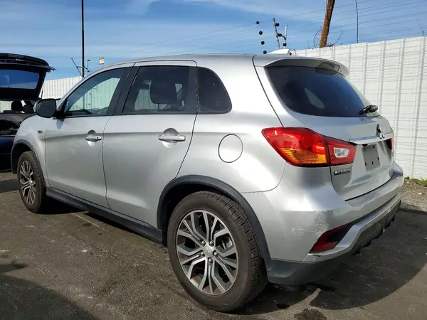JA4AP3AU7KU015992 2019 MITSUBISHI OUTLANDER - Image 2