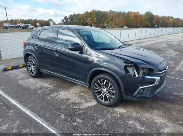 JA4AP3AU7KU017130 2019 MITSUBISHI OUTLANDER - Image 1