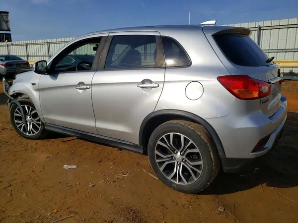 JA4AP3AU7KU017158 2019 MITSUBISHI OUTLANDER - Image 2
