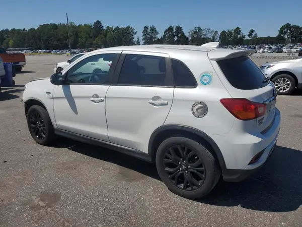 JA4AP3AU7KU020741 2019 MITSUBISHI OUTLANDER - Image 2