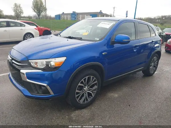 JA4AP3AU7KU020819 2019 MITSUBISHI OUTLANDER - Image 2