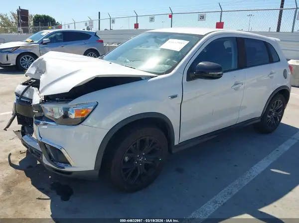 JA4AP3AU7KU022232 2019 MITSUBISHI OUTLANDER - Image 2