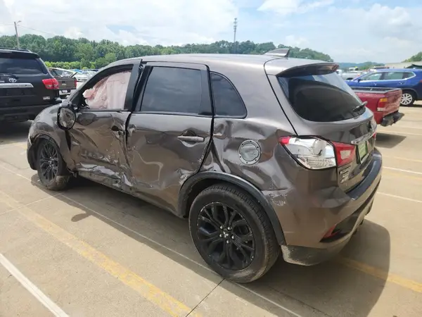 JA4AP3AU7KU023039 2019 MITSUBISHI OUTLANDER - Image 2