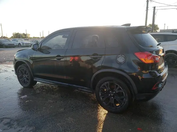 JA4AP3AU7KU024272 2019 MITSUBISHI OUTLANDER - Image 2