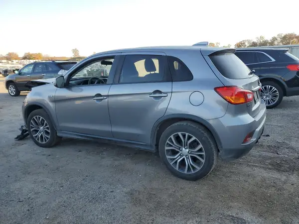 JA4AP3AU7KU029018 2019 MITSUBISHI OUTLANDER - Image 2
