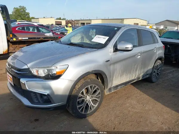 JA4AP3AU7KU031822 2019 MITSUBISHI OUTLANDER - Image 2