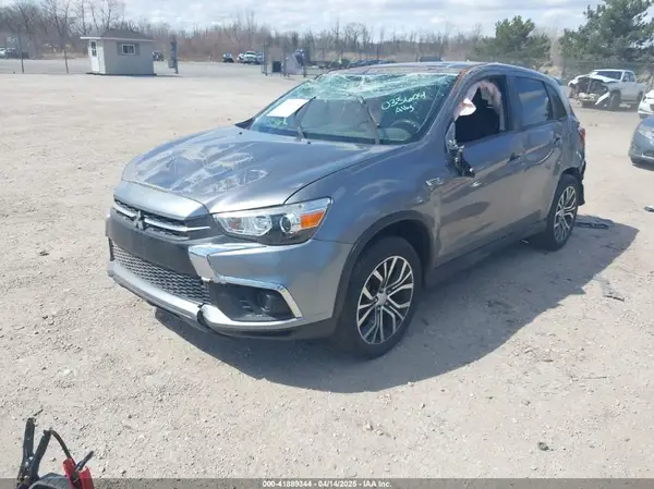 JA4AP3AU7KU033604 2019 MITSUBISHI OUTLANDER - Image 2