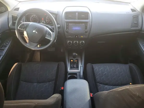 JA4AP3AU7LU004900 2020 MITSUBISHI OUTLANDER - Image 8