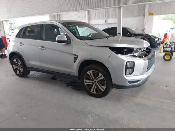 JA4AP3AU7LU009210 2020 MITSUBISHI OUTLANDER - Image 1