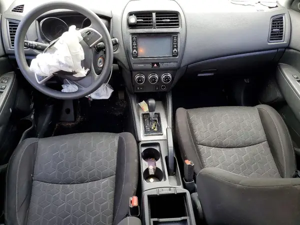 JA4AP3AU7LU011118 2020 MITSUBISHI OUTLANDER - Image 8