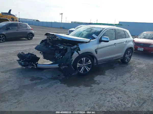JA4AP3AU7LU017789 2020 MITSUBISHI OUTLANDER - Image 2