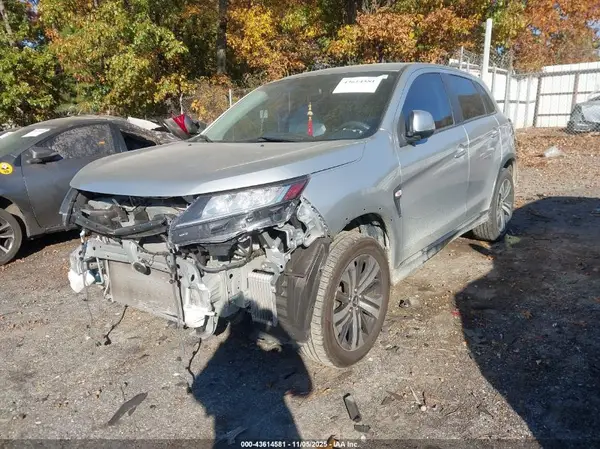 JA4AP3AU7LU027786 2020 MITSUBISHI OUTLANDER - Image 2