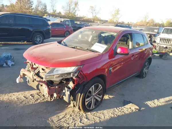JA4AP3AU7LU030588 2020 MITSUBISHI OUTLANDER - Image 2